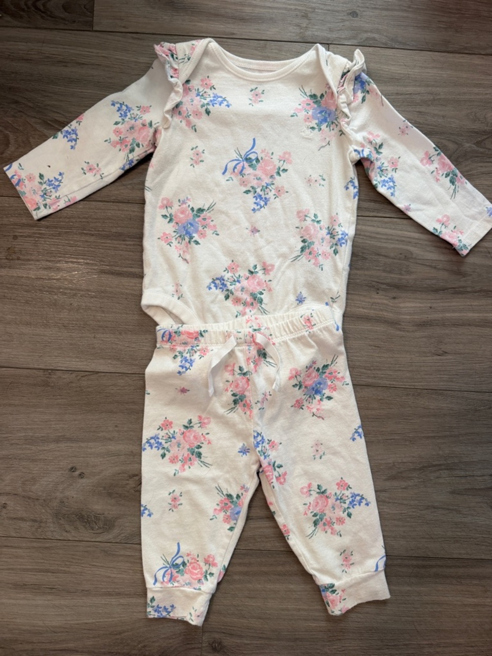 GAP Cream Floral Long Sleeve Matching Set with Pink and Blue Flowers